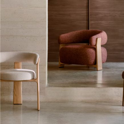 Foto en Ambiente Silla Chenilla y Madera 3 Patas ‘Granite’
