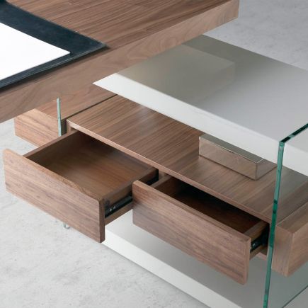 Imagen de Detalle Escritorio de Madera Nogal y Cristal ‘Hilaire’