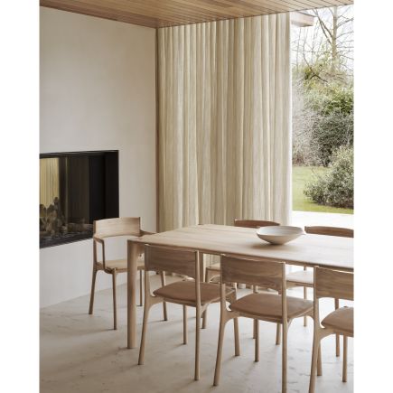 Foto en Ambiente Silla con Brazos Madera de Roble PI