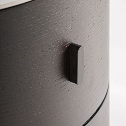 Detalle Mesita de Noche Achard