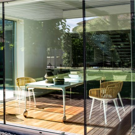 Foto en Ambiente Sillón de Mimbre ‘Cyborg’ Natural Comedor Luz