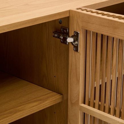 Imagen de Detalle Aparador de Madera ‘Beyla’ Bisagra