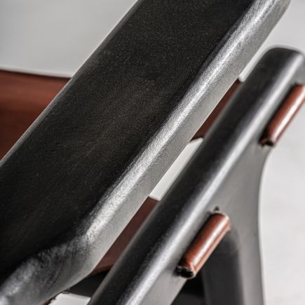 Imagen de Detalle Madera Sillón Piel y Madera Cuvillier