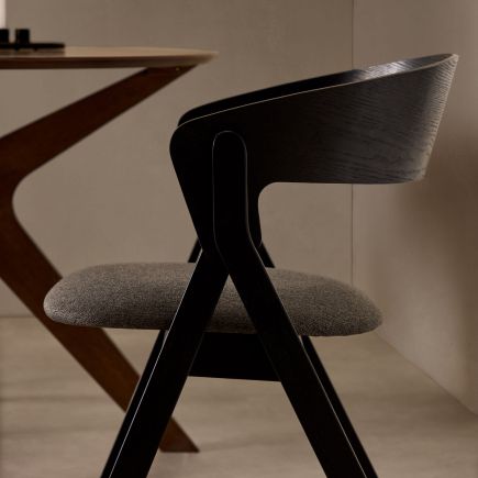 Foto en Ambiente Silla de Comedor Acabado Negro ‘Godia’