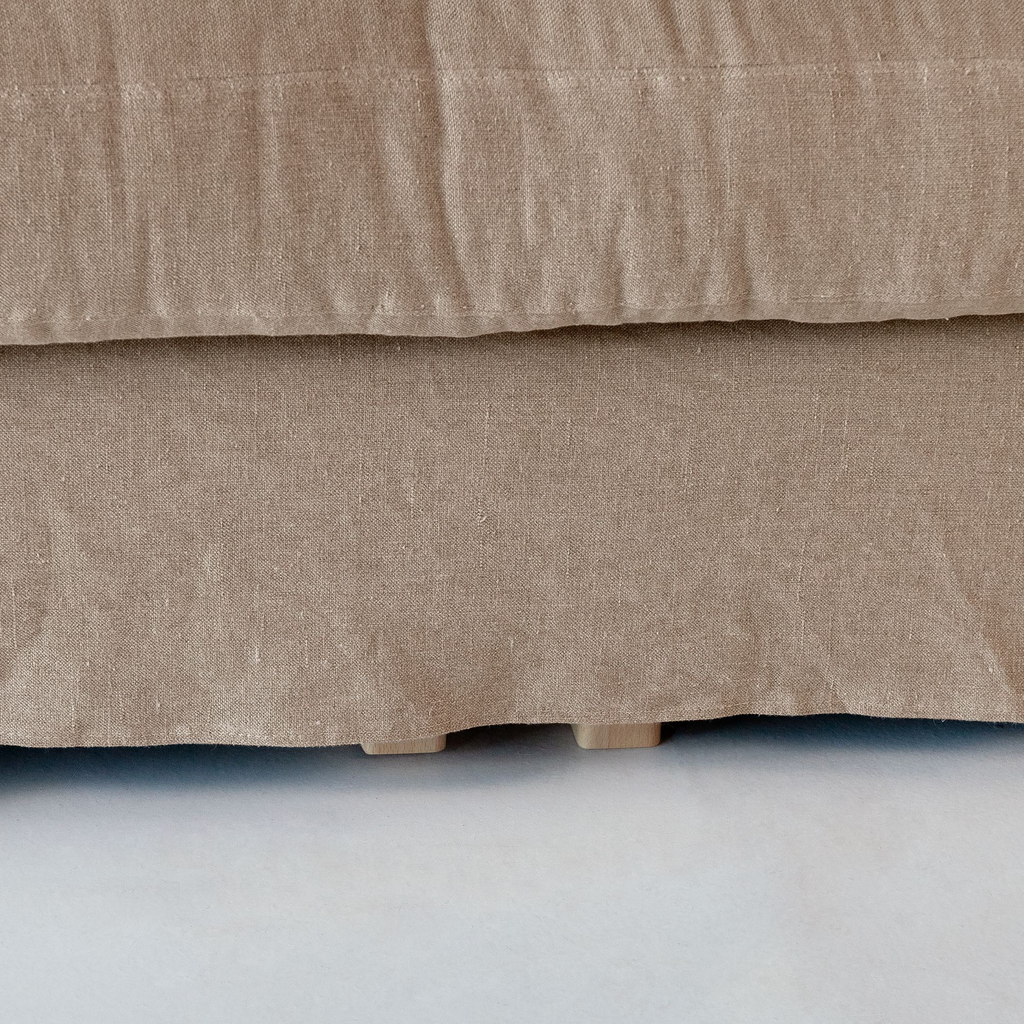 Upholstered Sofa 'Xusa