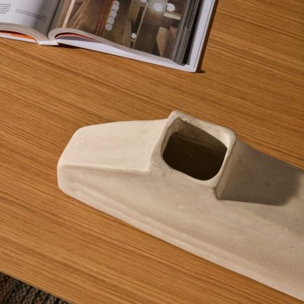 Imagen de Detalle Jarrón Papel Maché Gris Pequeño Lahara
