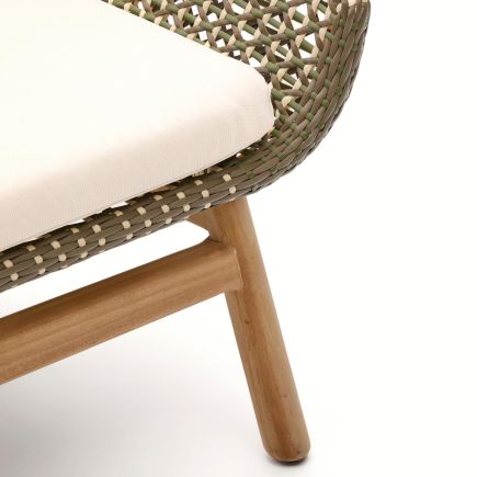 Imagen de Detalle Patas Butaca Madera Maciza Respaldo Alto Olibia
