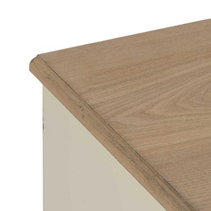 Imagen de Detalle Sobre Cómoda de Madera ‘Mosse’