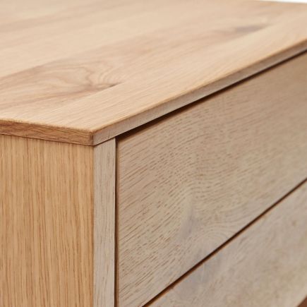 Imagen de Detalle Mesita Noche Roble Alguema