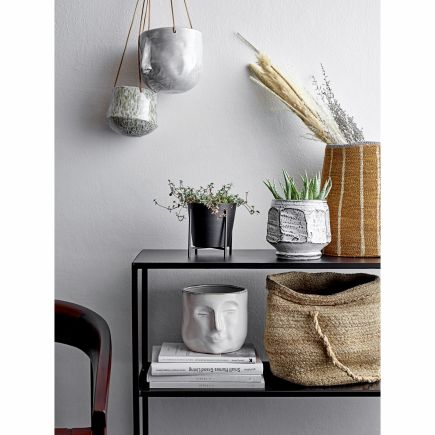 Pared decorada con la Maceta Colgante Gris Odketil