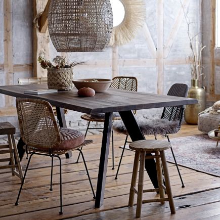 Mesa de comedor con la Silla Natural de Comedor Cnut
