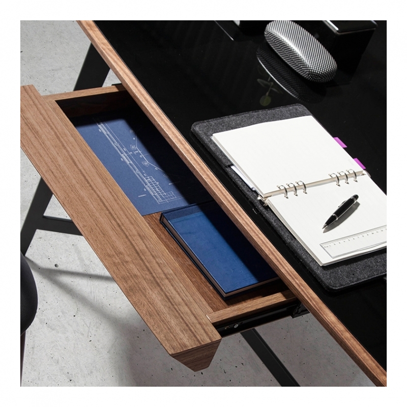 Walnut wood and glass desk 'Glamm'