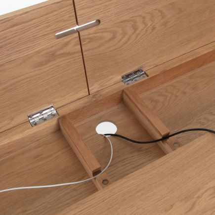 Imagen de Detalle Cables Escritorio madera Julia