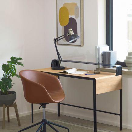 Lámpara de Mesa de Acero Kristine