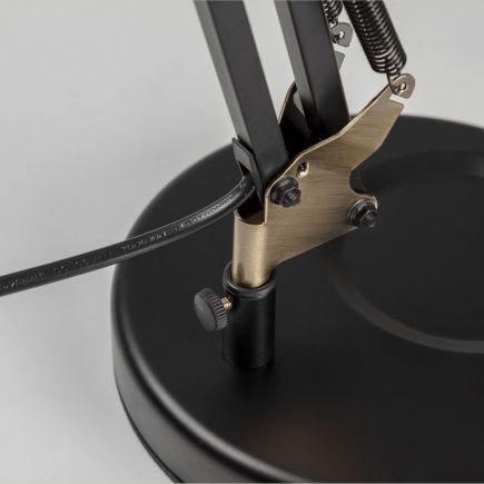 Lámpara de Mesa de Acero Kristine