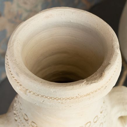 Vista superior Ánfora Terracota con Soporte Barents