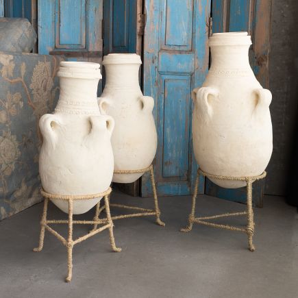 Terracotta Amphora with Stand Barents | Procomobel