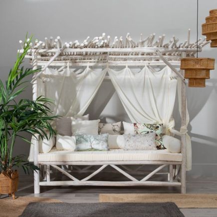 Balinese Teak Wooden Bed 'Karo' | Procomobel