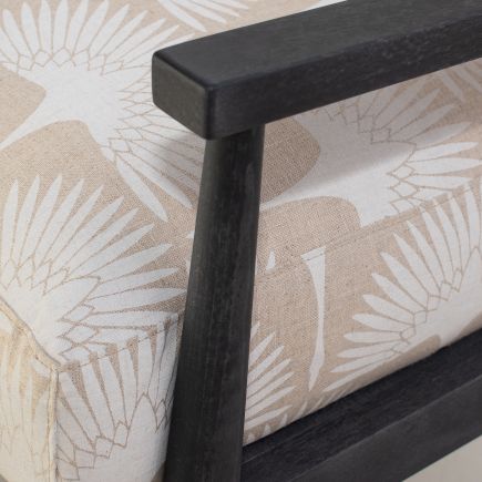 Detalle reposabrazos Sillón Tapizado Roble Obi