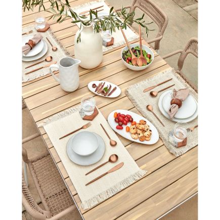 Mesa Rectangular de Comedor Exterior Cailin con comida