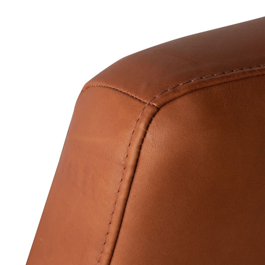 Cognac leather armchair 'Hoshi'