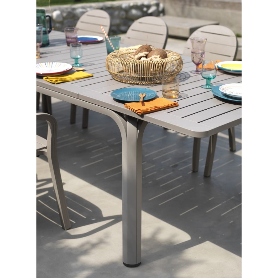 Alloro' Extendable Outdoor Dining Table