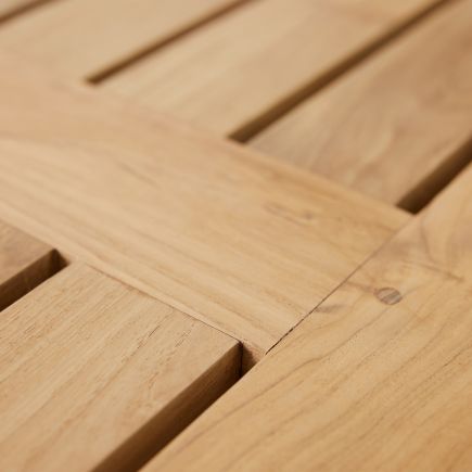 Detalle madera de teca natural