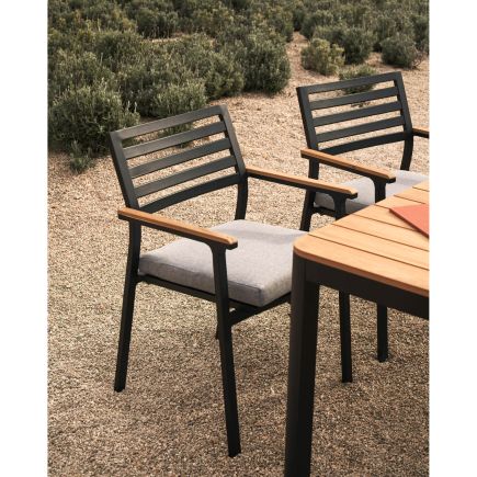 Foto en Ambiente Silla Exterior Aluminio Bona Negro