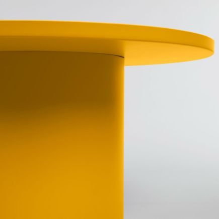 Imagen de Detalle Mesa de Centro Redonda Mostaza ‘Fleksa’