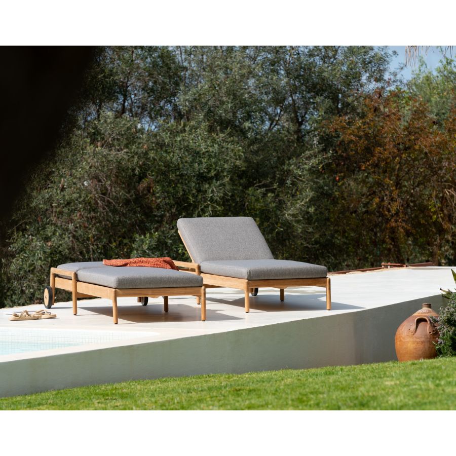 Jack' Adjustable Outdoor Lounger